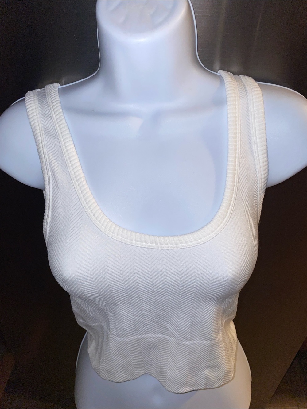 White Ribbed Crop Tank 🤍 - Picture 13 of 14